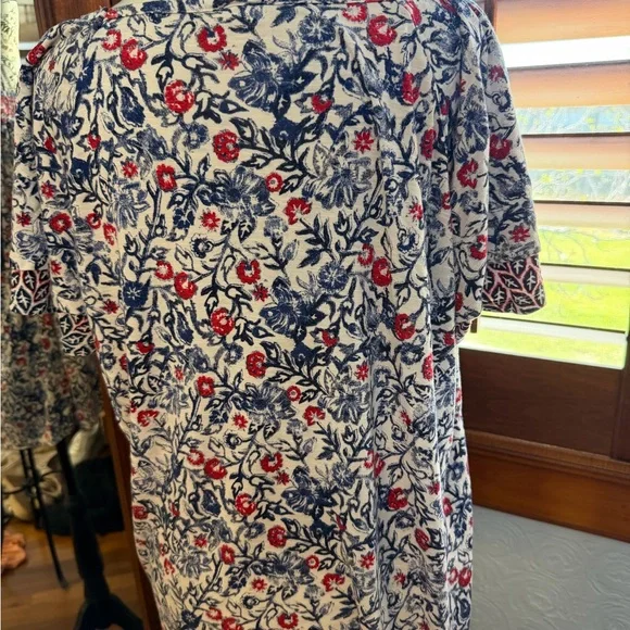 Westport Cream Tunic with Navy Floral and Red Accents - Picture 3 of 8